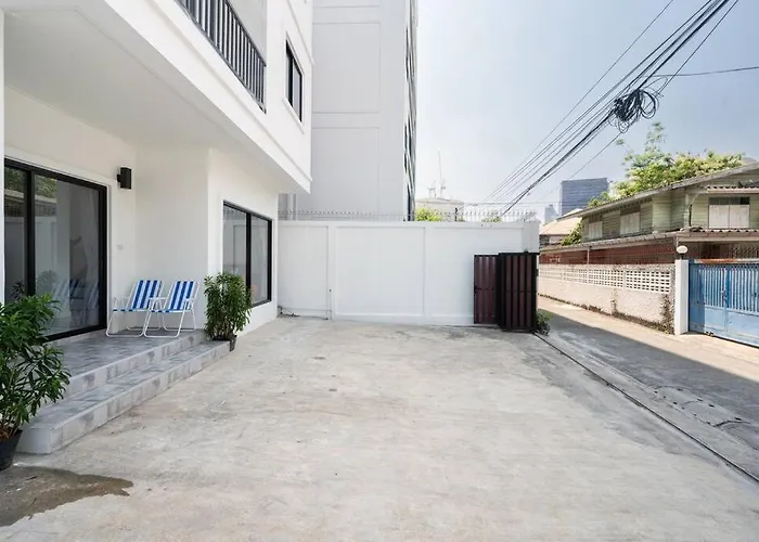 Miq Ekkamai3_pool Villa_3br House * 曼谷